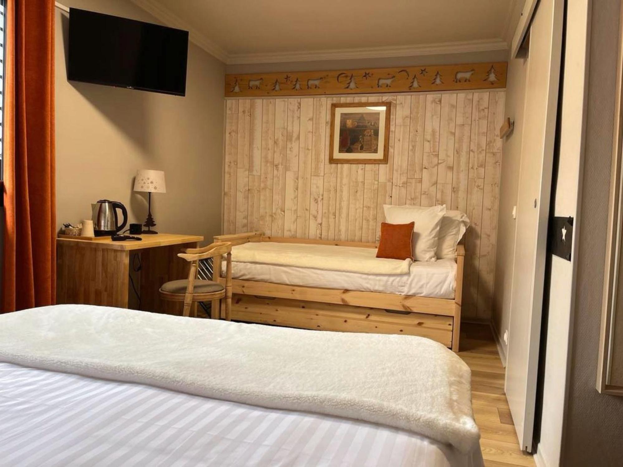Hotel La Rencluse Saint-Mamet Экстерьер фото
