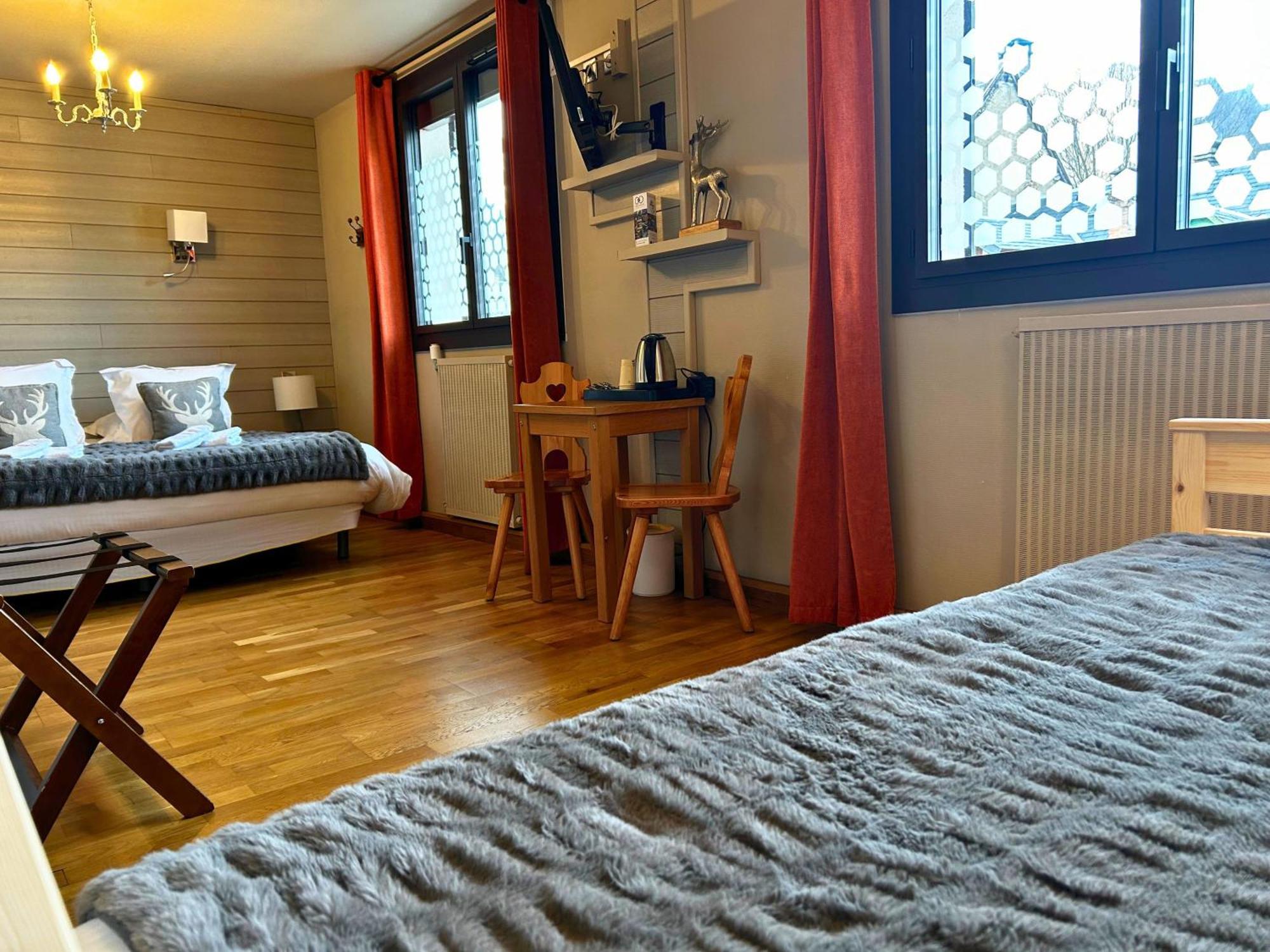 Hotel La Rencluse Saint-Mamet Экстерьер фото